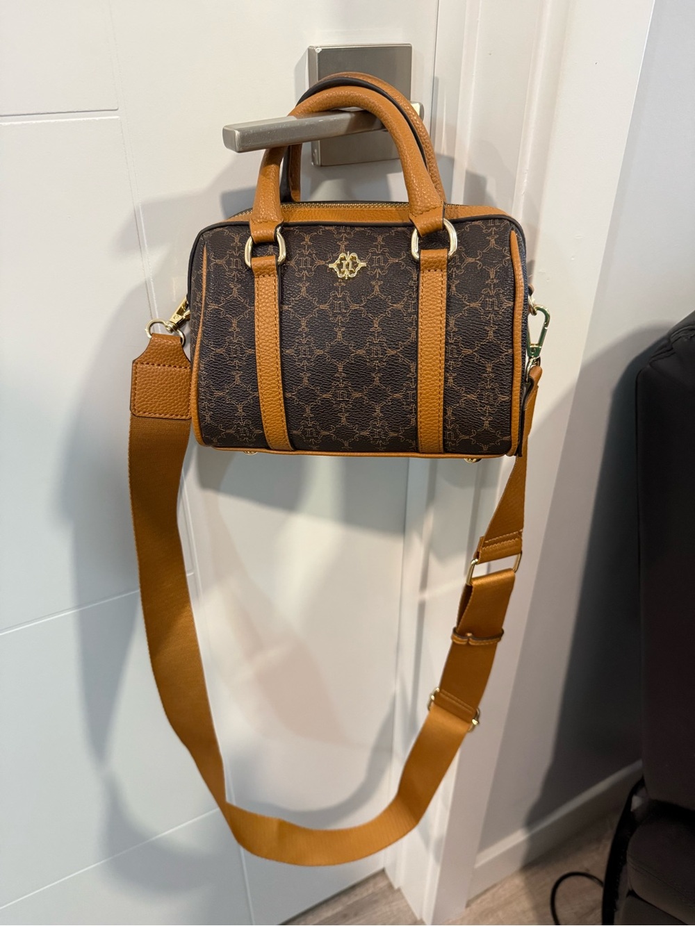 Nanette Lenpore purse